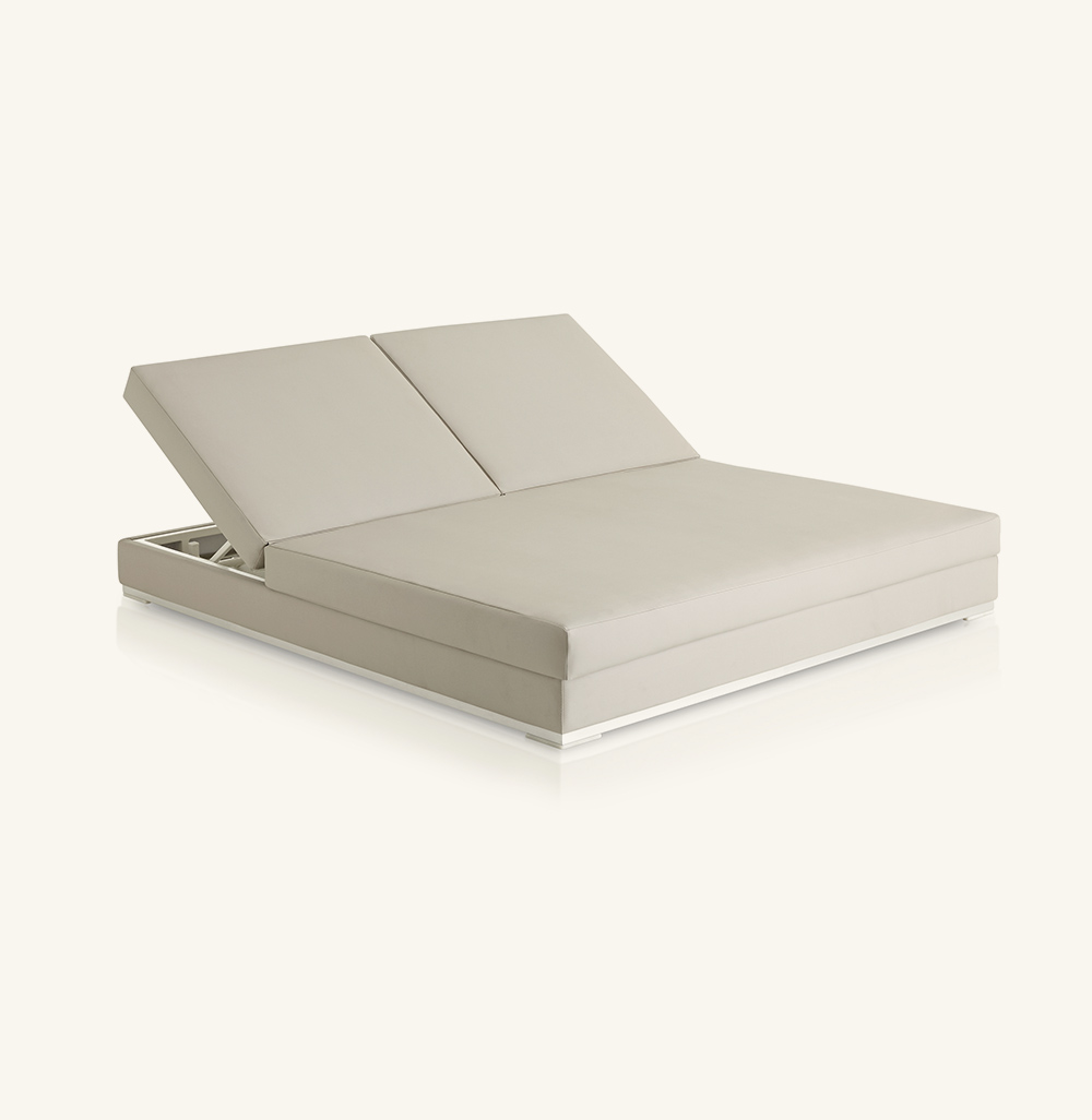 Slim-Chaiselounge- The August Company | Mumbai