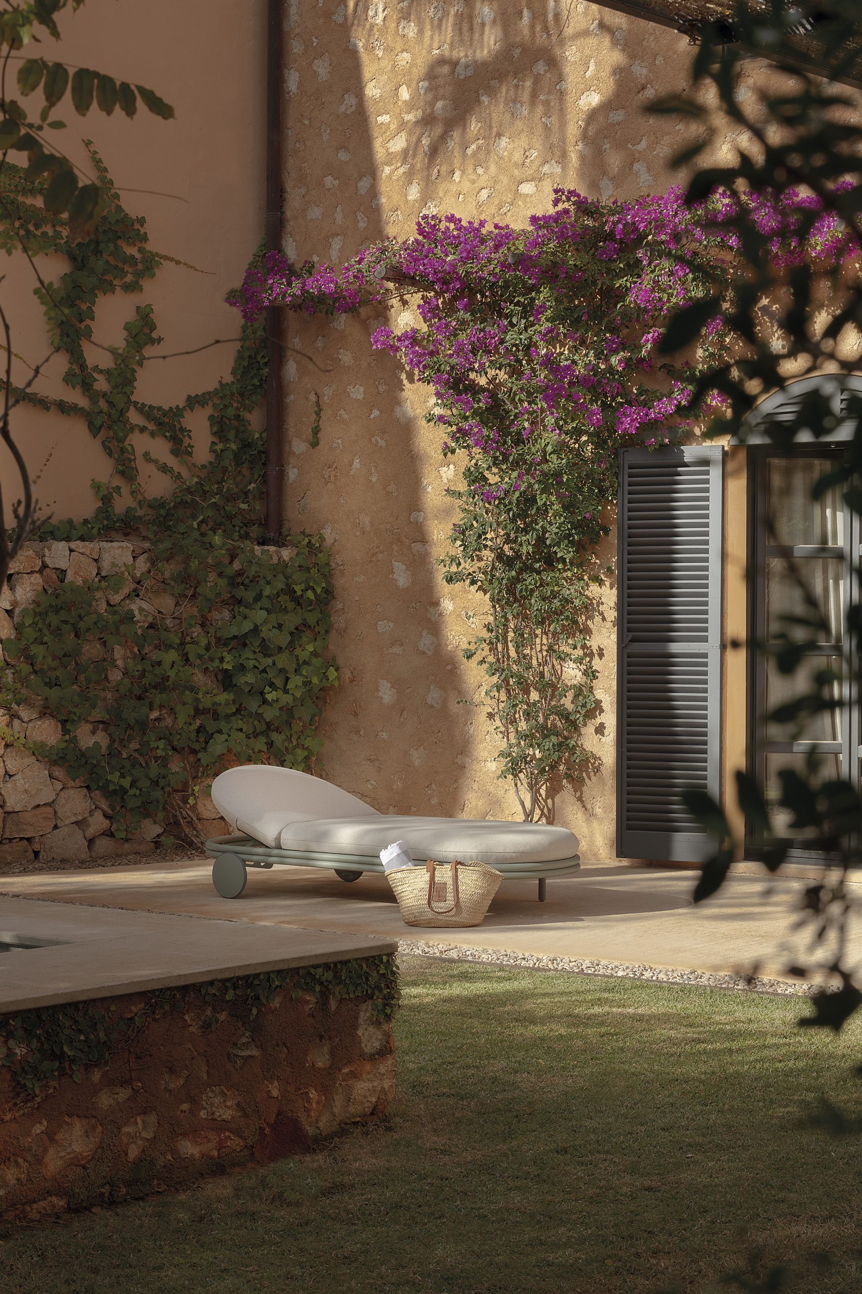 Cask Chaiselounge- The August Company | Mumbai