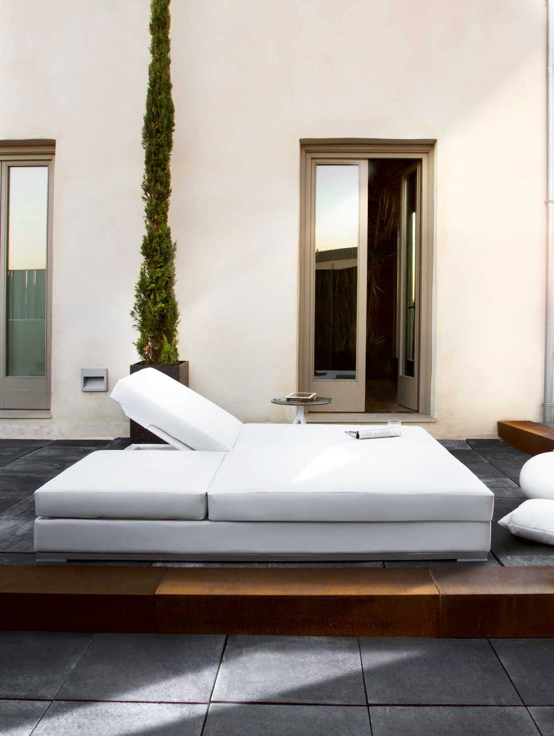 Slim-Chaiselounge- The August Company | Mumbai