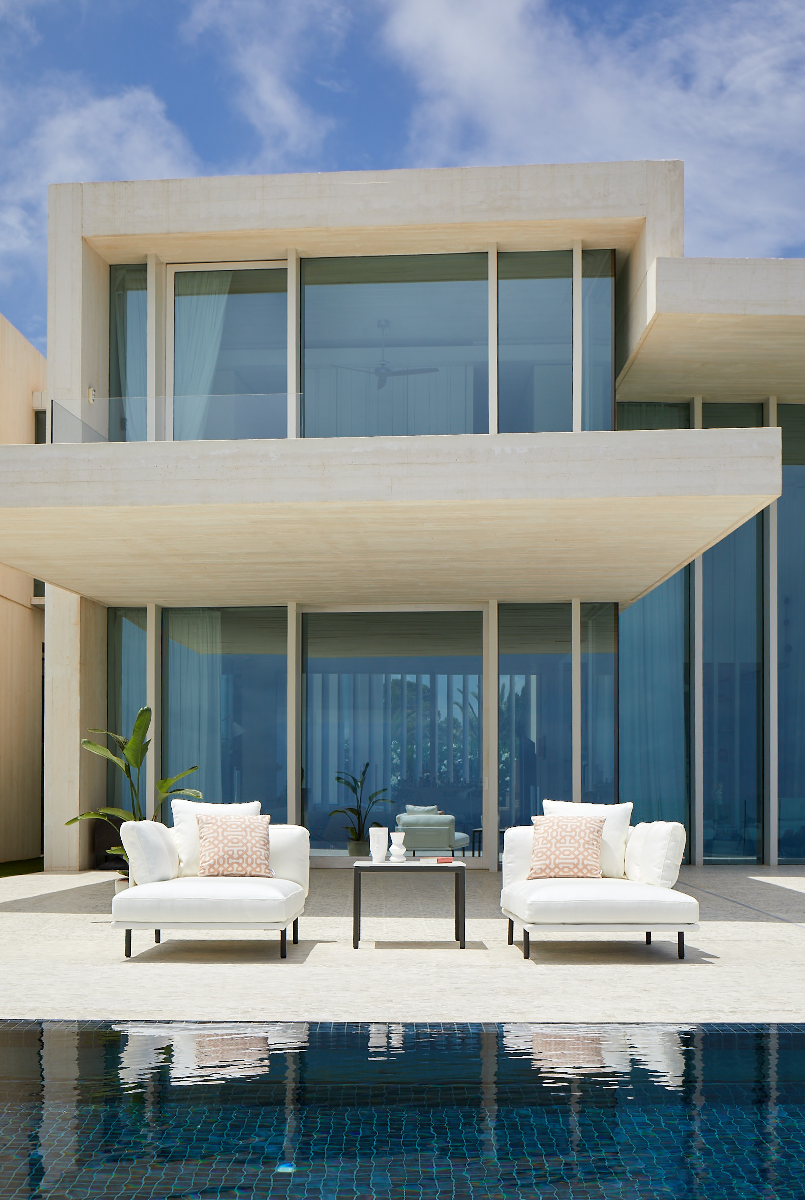 Long Island- Chaise lounge - The August Company | Mumbai