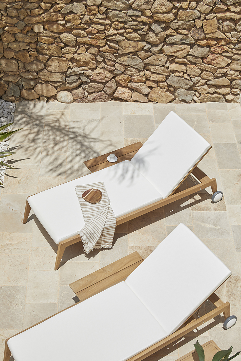 Paralel- Chaiselounge- The August Company | Mumbai