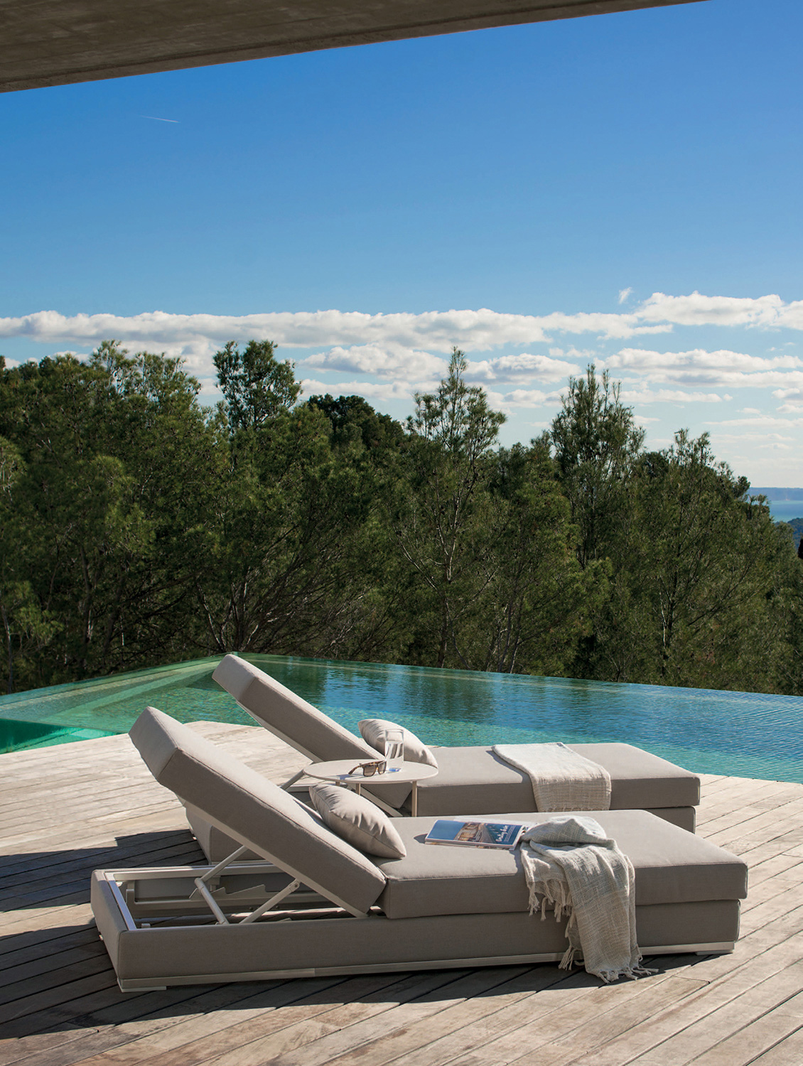 Slim-Chaiselounge- The August Company | Mumbai