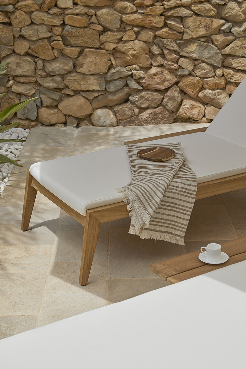 Paralel- Chaiselounge- The August Company | Mumbai