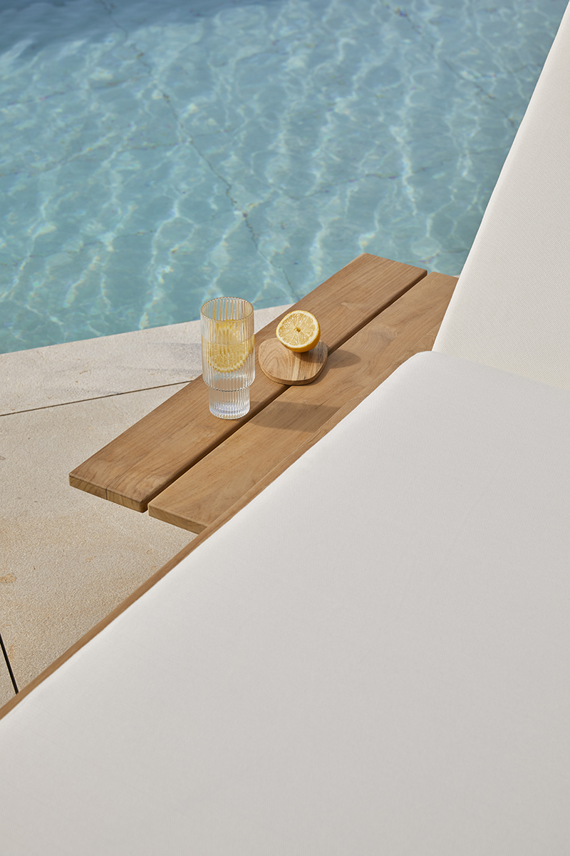 Paralel- Chaiselounge- The August Company | Mumbai