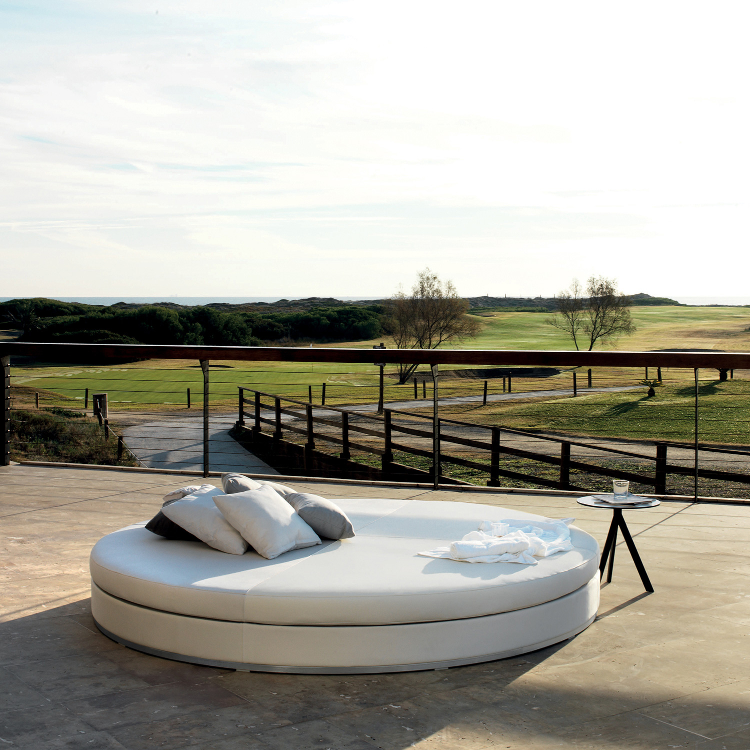 Slim-Chaiselounge- The August Company | Mumbai