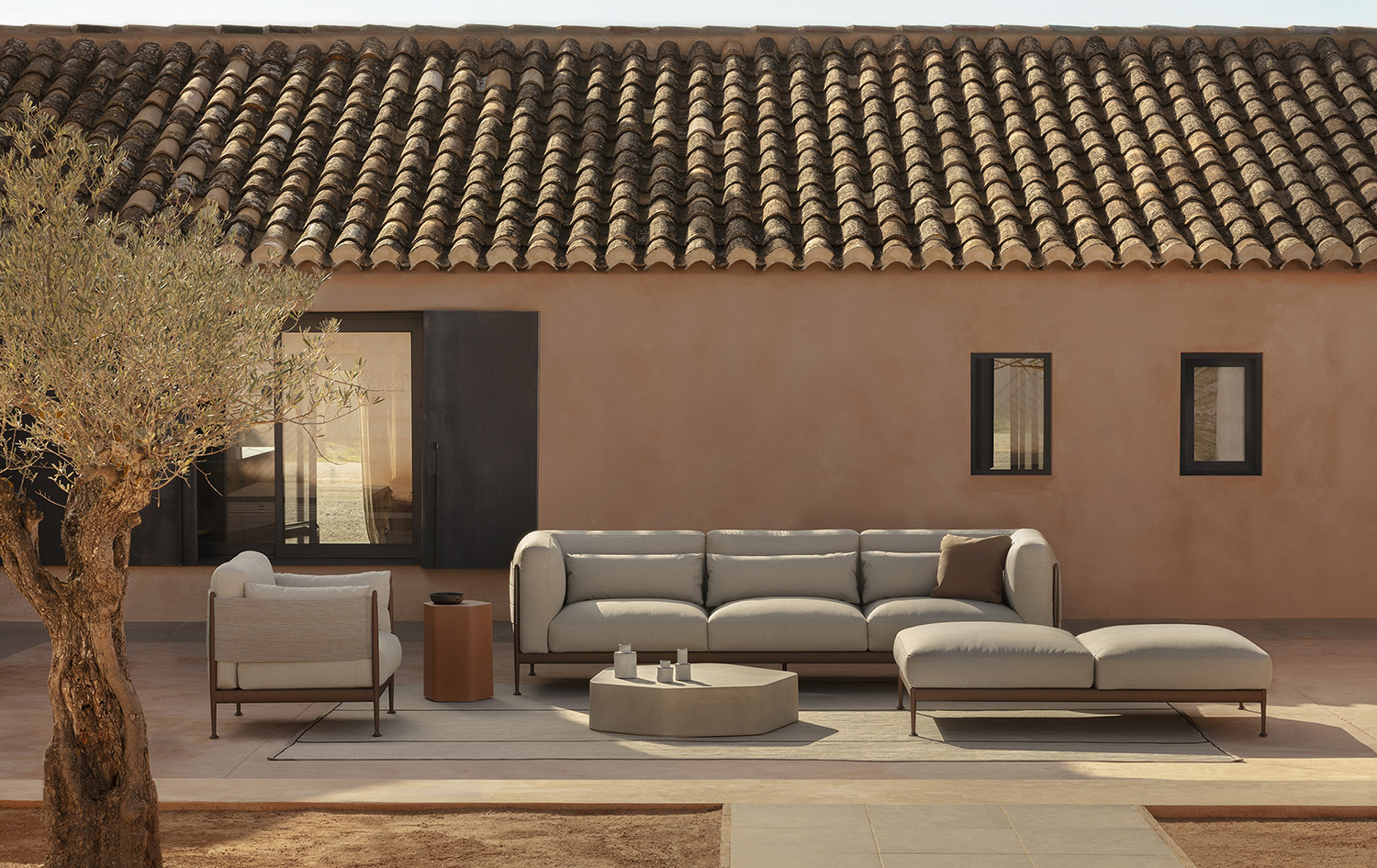 Expomim OBI- Armchairs- The August Company | Mumbai