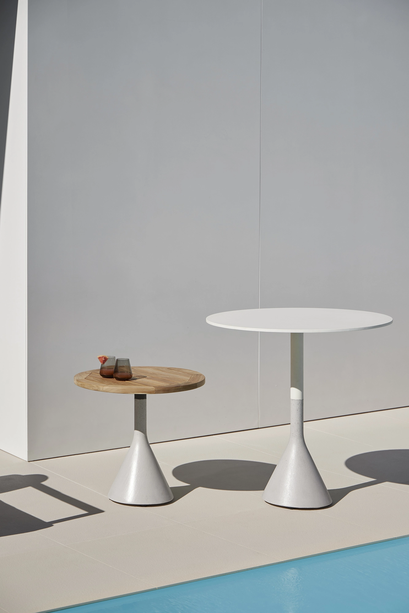 Point Neck - Coffee Table - The August Company | Mumbai