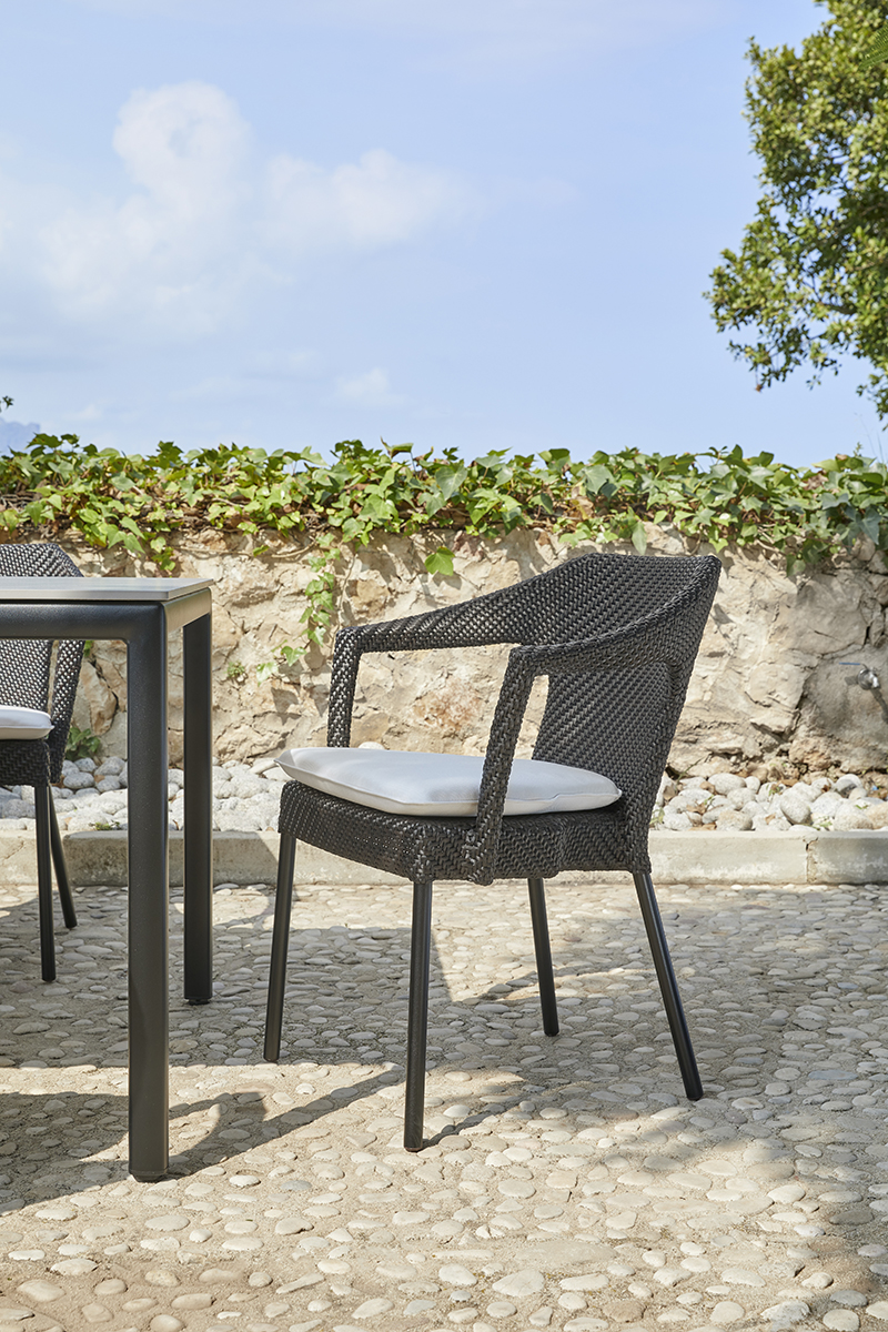 Point Caddie - Outdoor Chairs- The August Company | Mumbai