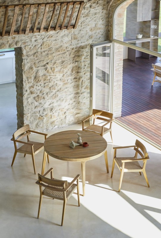 Point Paralel - Outdoor Chairs- The August Company | Mumbai