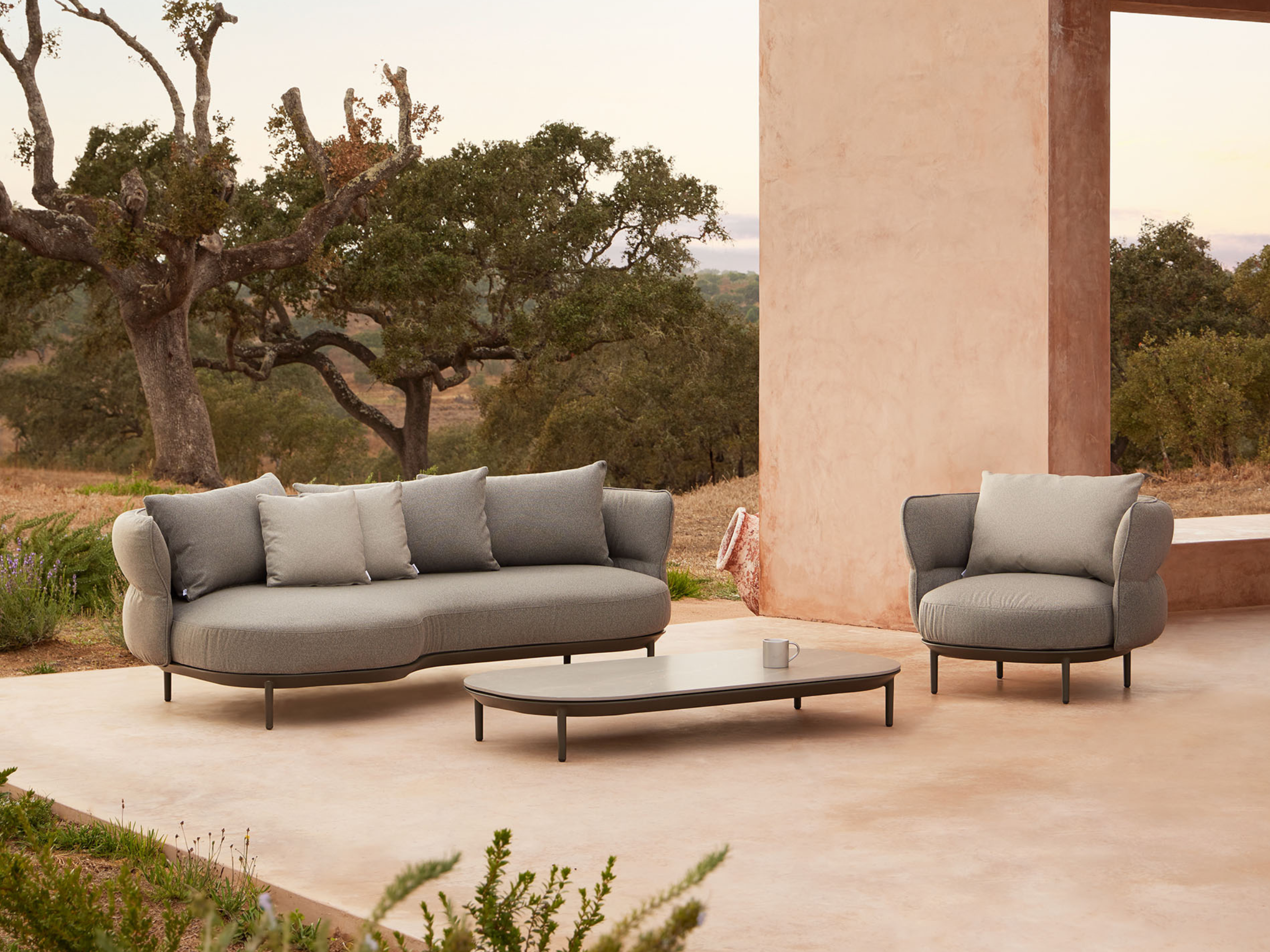 Point Rectangle - Coffee Table - The August Company | Mumbai