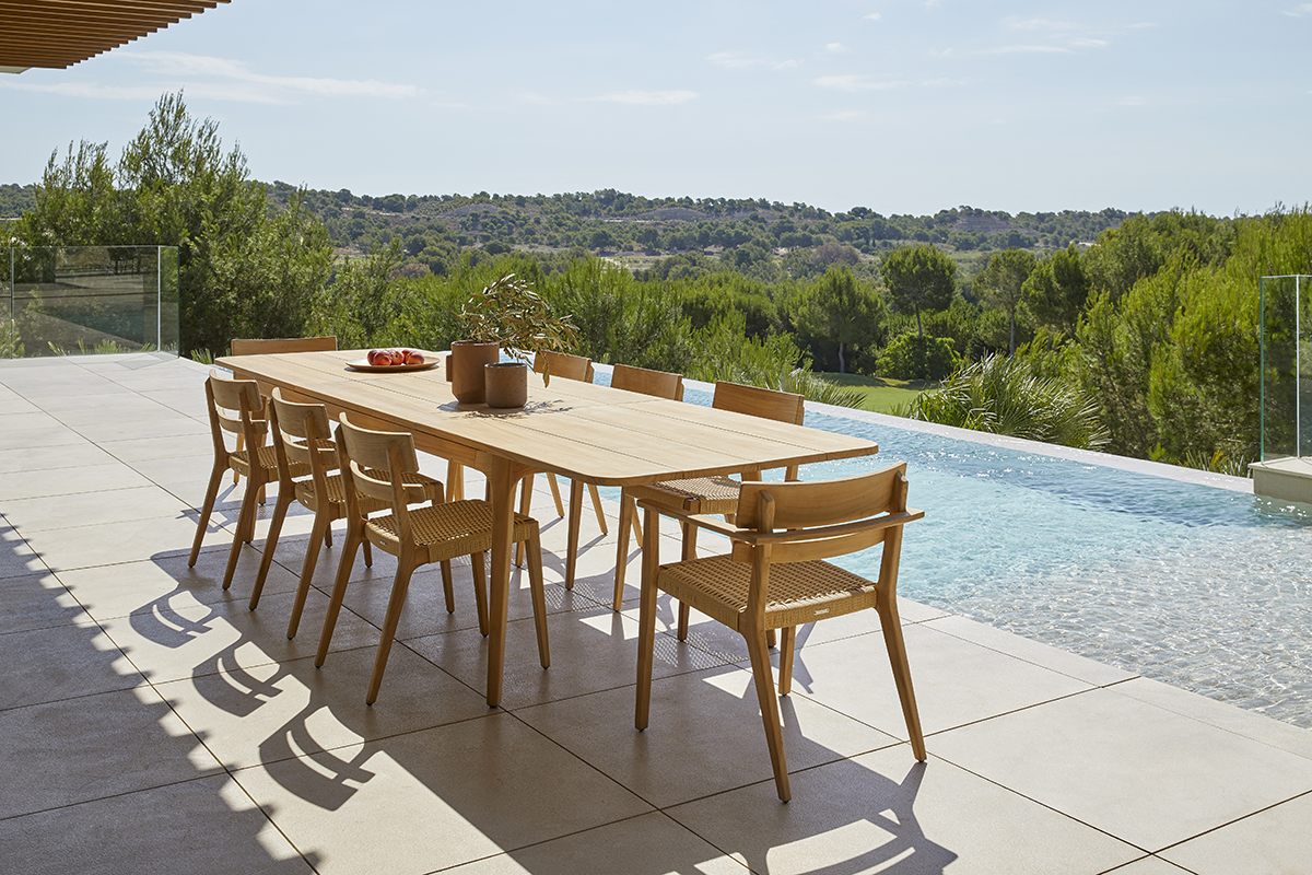 Pralel Extendable - Outdoor Dinning - The August Company | Mumbai